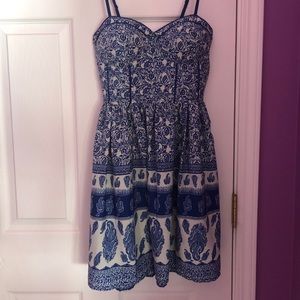 Blue and white patterned dress